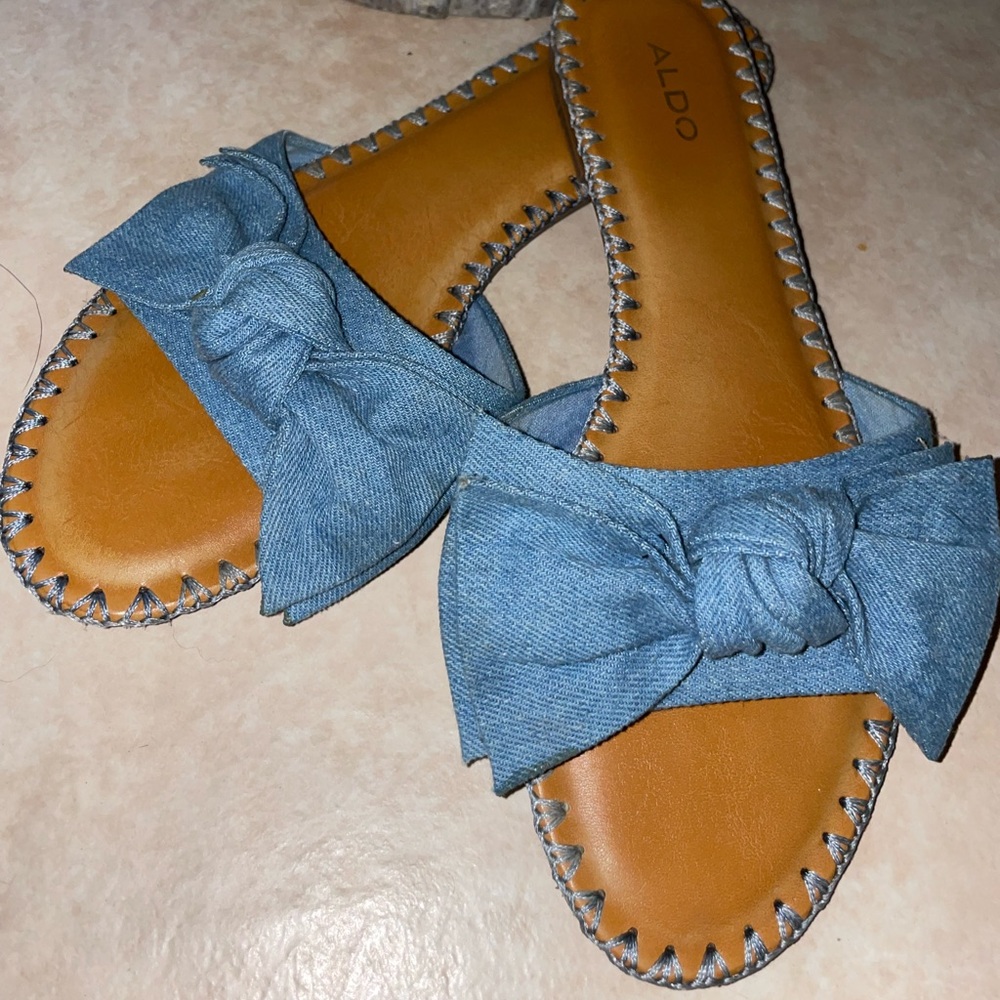 Aldo blue flats with bow. Denim material size 8